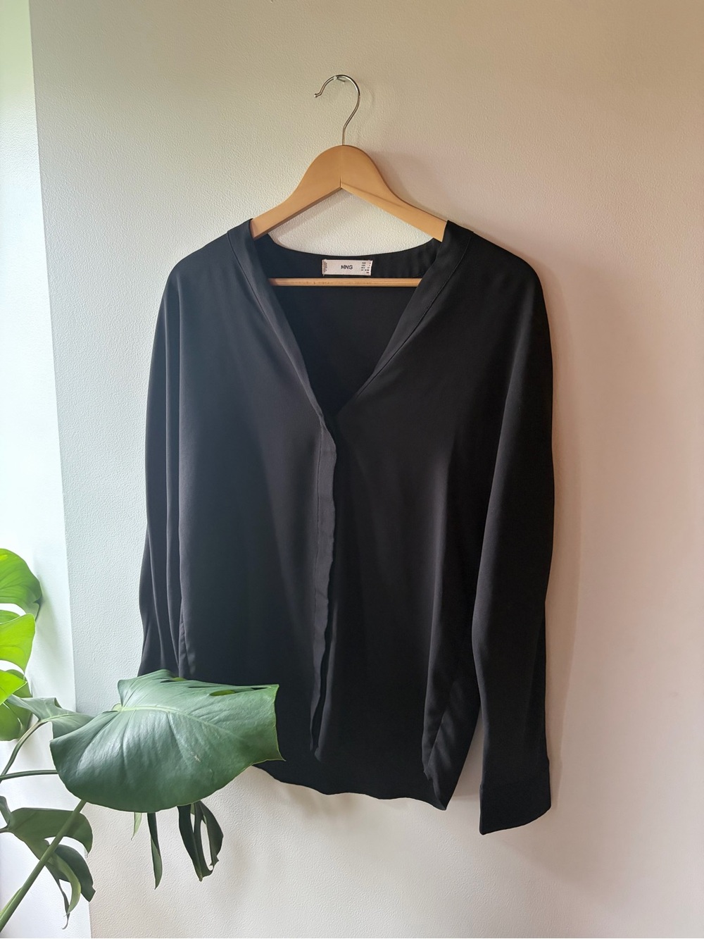 Mango Black Button-Front Long Sleeve Shirt